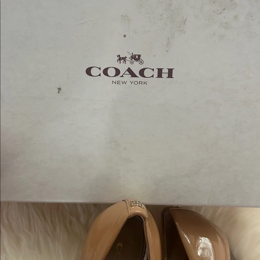 COACH Womens Beige Giovanna Patent Leather Heels Sz 7.5 - Picture 17 of 17
